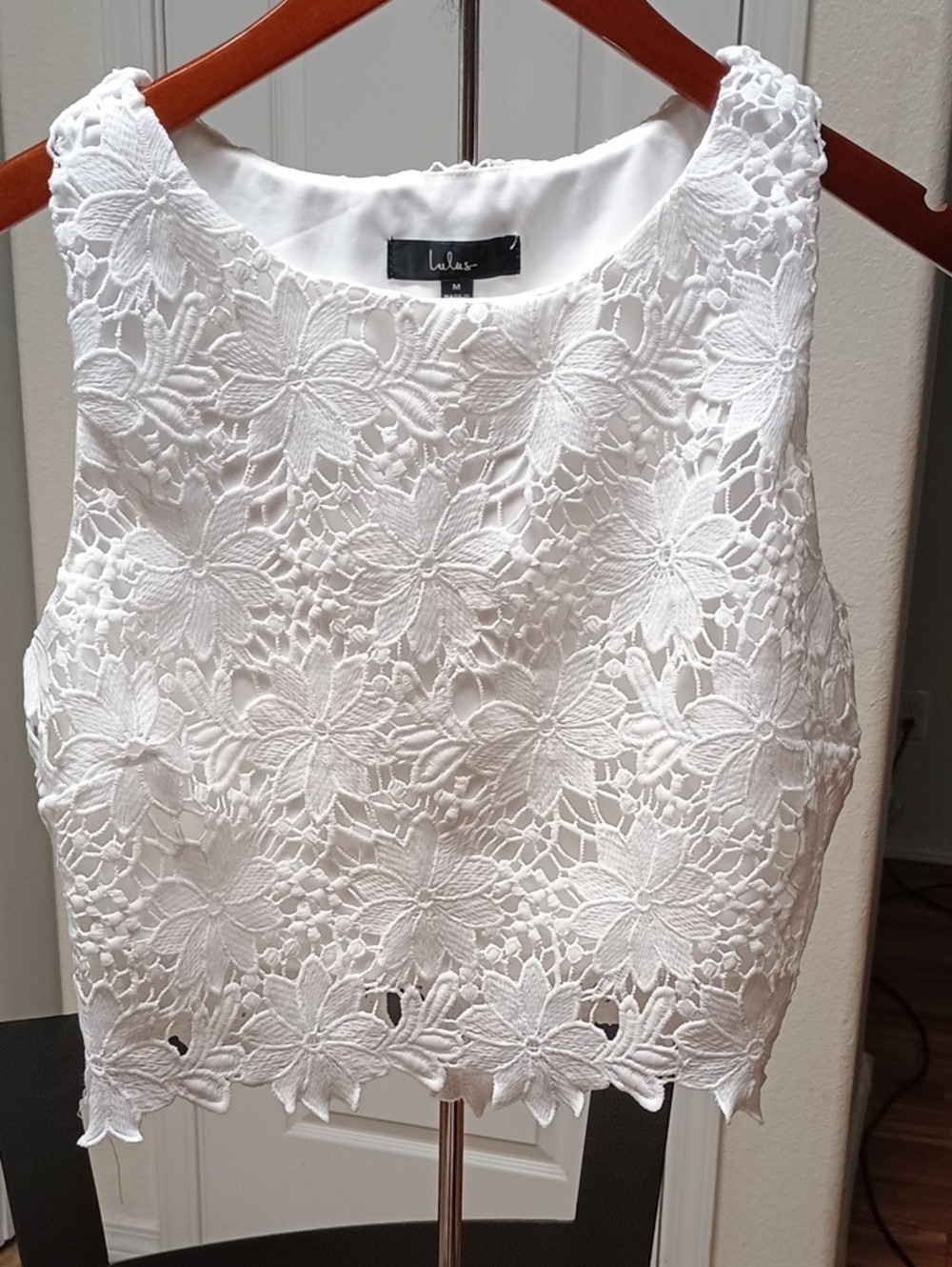 Lulu's White Floral Lace Cropped Camisole